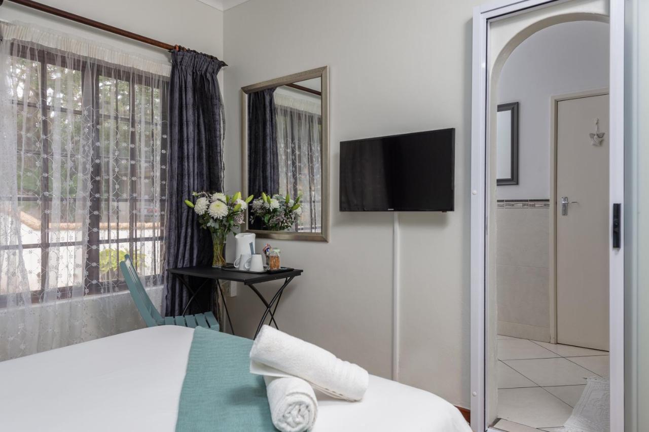 Zesty Guesthouse Порт Едуард Екстериор снимка