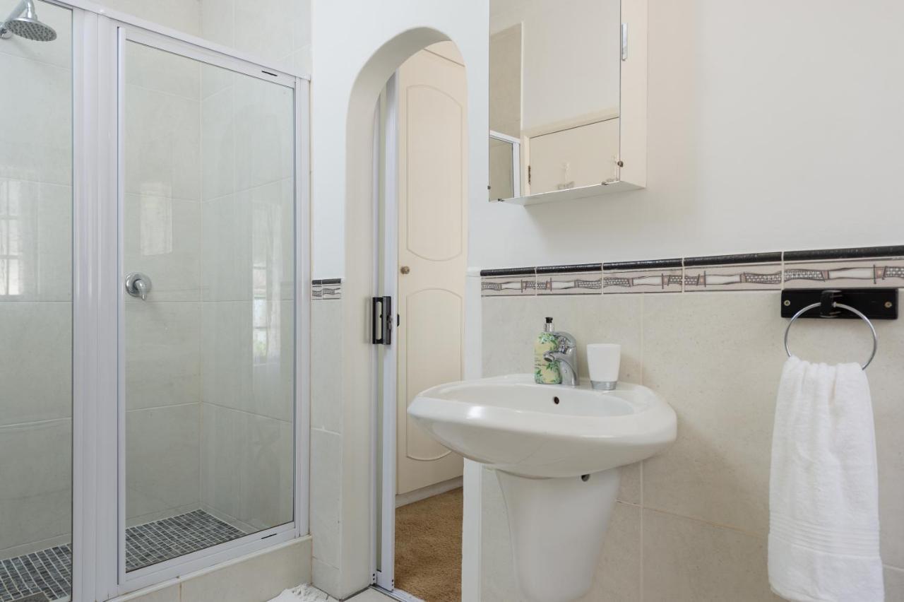 Zesty Guesthouse Порт Едуард Екстериор снимка