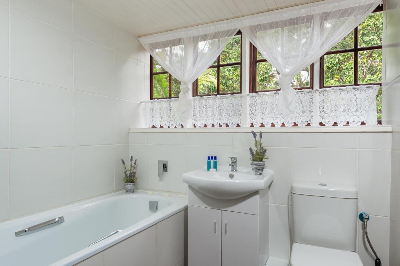 Zesty Guesthouse Порт Едуард Екстериор снимка